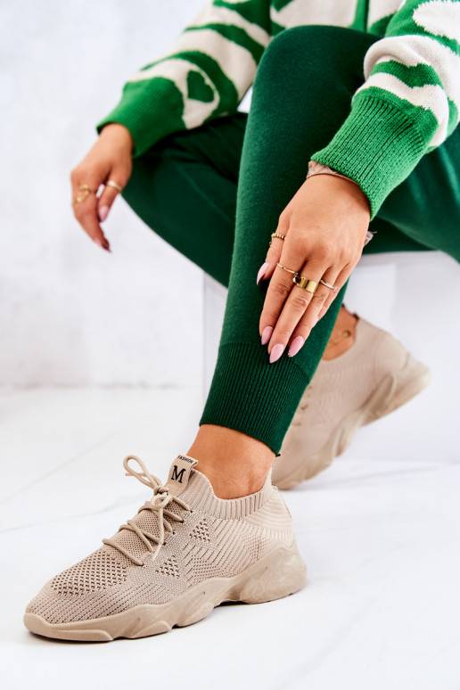 Calçado estilo esportivo Tênis modelo sapato em material cor bege Nolene