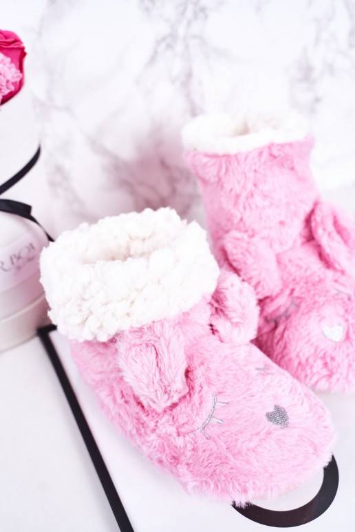 Chinelos infantis quentes na cor rosa... Chinelos infantis quentes na cor rosa...