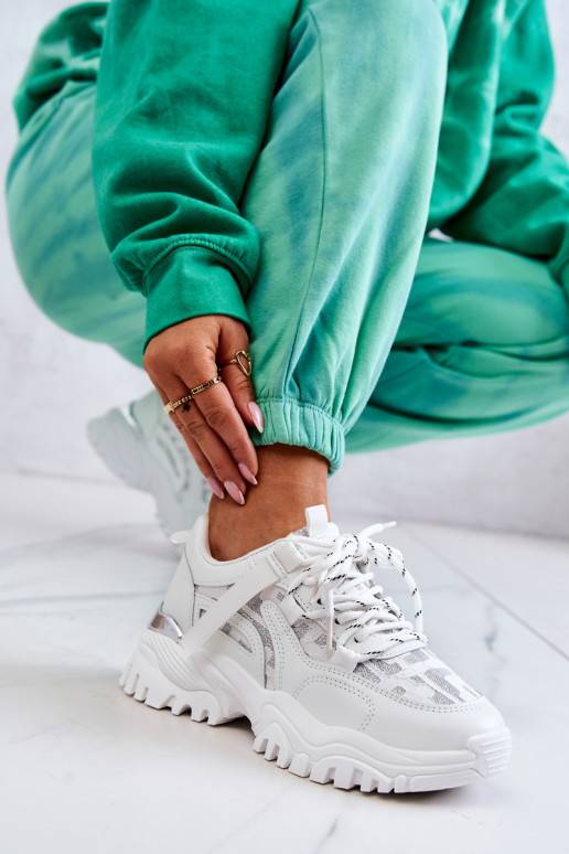 Modelo de tênis com sola maciça da moda na cor branca Your Style