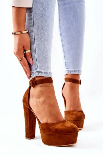 Botas com salto e...