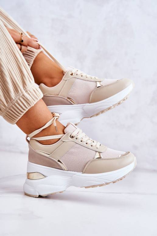 Calçado desportivo brilhante com... Calçado desportivo brilhante com...