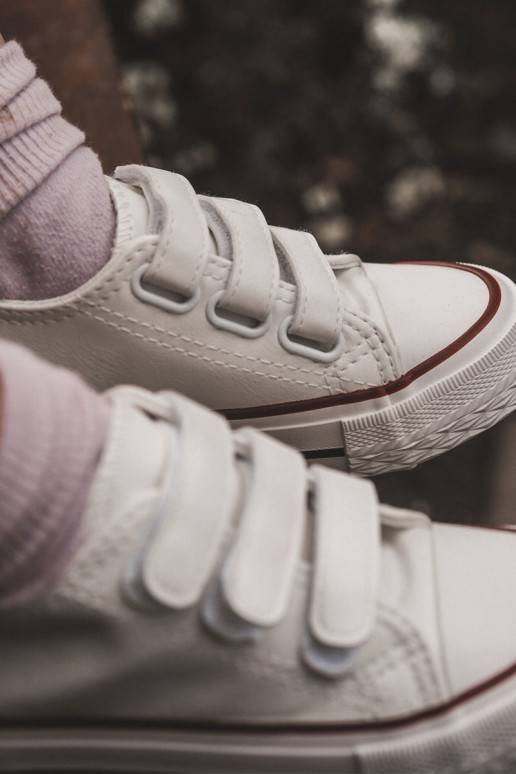 Calçado casual infantil com fechos... Calçado casual infantil com fechos...