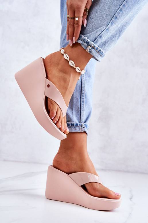 Chinelos com plataforma Nude Chinelos com plataforma Nude