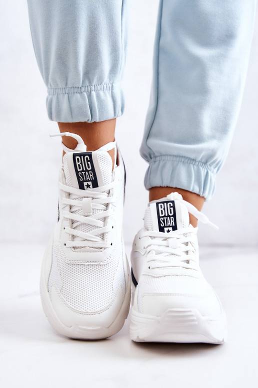 Modelo de tênis da moda sapatos Big... Modelo de tênis da moda sapatos Big...