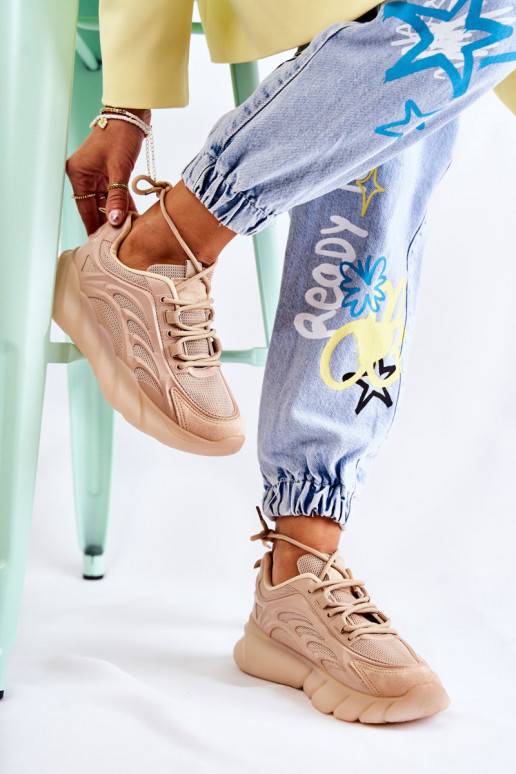 Tênis modelo sapatos cor bege Sollero