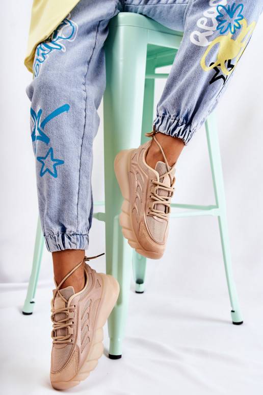 Tênis modelo sapatos cor bege Sollero Tênis modelo sapatos cor bege Sollero