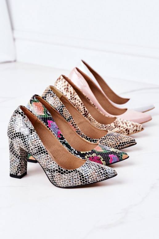 Sapatos de cetim prateado