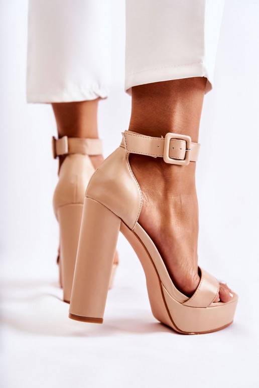 Sandália com salto bege Medanos