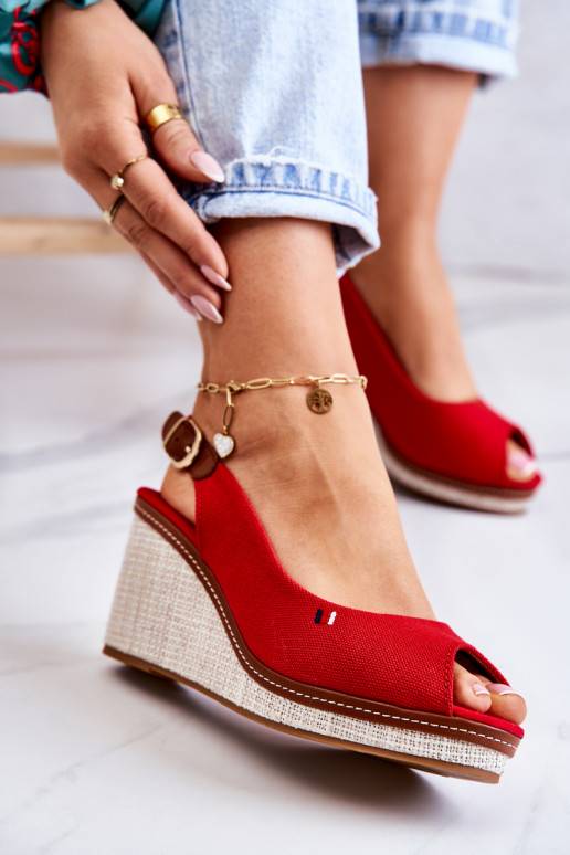 Sandálias confortáveis com fivelas na... Sandálias confortáveis com fivelas na...