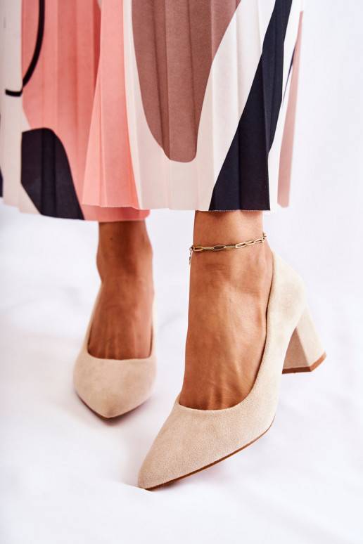 Modelo clássico Sapatos de camurça com salto bege Lency