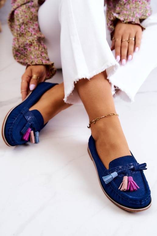Mocassins com franjas em azul marinho da Laressa