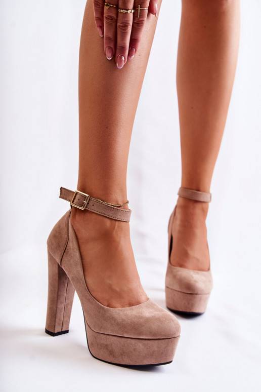 Sapatos plataforma de camurça bege da Gottie