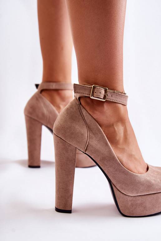 Sapatos plataforma de camurça bege da Gottie