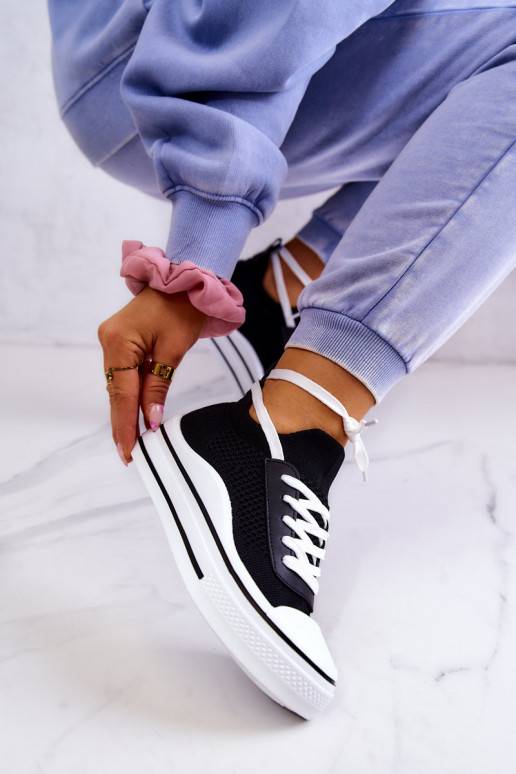 Tênis com sola tipo meia na cor preta... Tênis com sola tipo meia na cor preta...