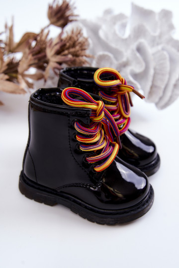 Botas infantis com efeito laca na cor preta Tibbie 2