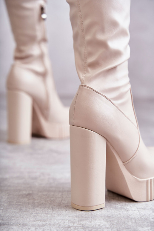 Sapatos longos bege com plataforma
