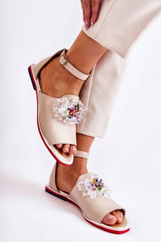 Sandália com enfeites Nevassa Sandália com enfeites Nevassa