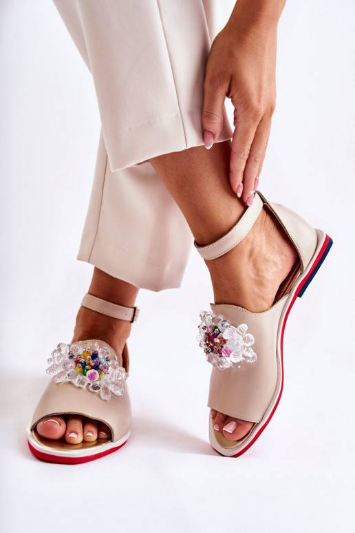 Sandália com enfeites Nevassa Sandália com enfeites Nevassa