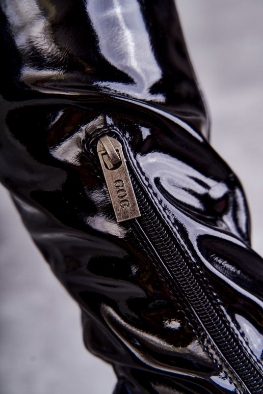 botas acima do joelho com salto largo... botas acima do joelho com salto largo...