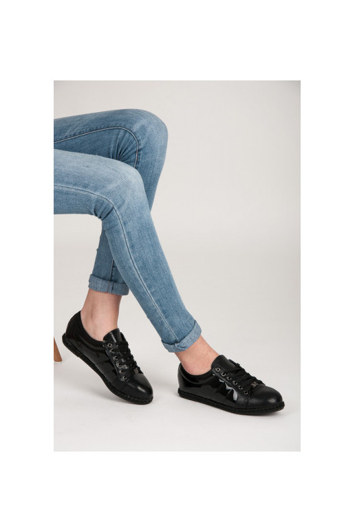 Sapatos pretos estilo esportivo preto