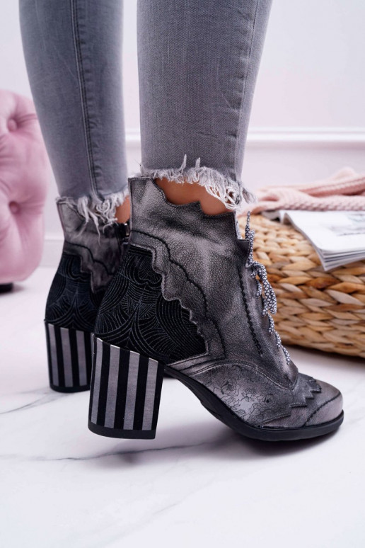 Botas femininas de couro natural cinza