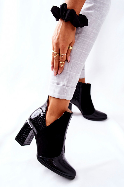 Botas femininas com salto na cor preta I Wish