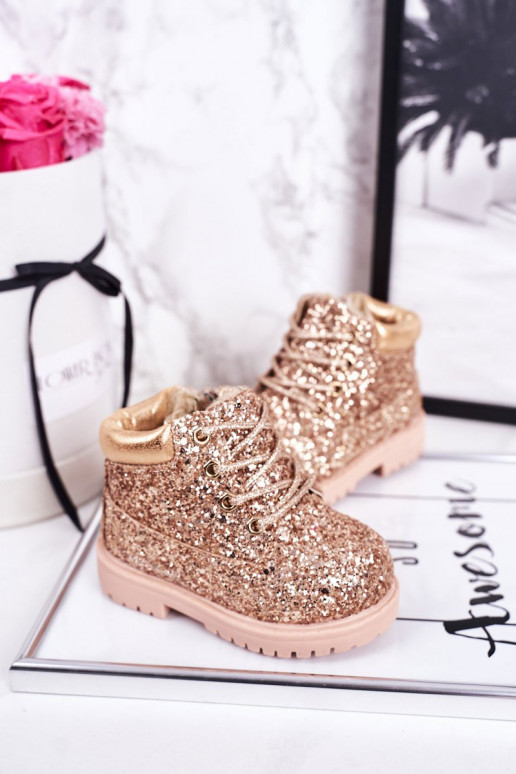 Botas infantis brilhantes e quentes...
