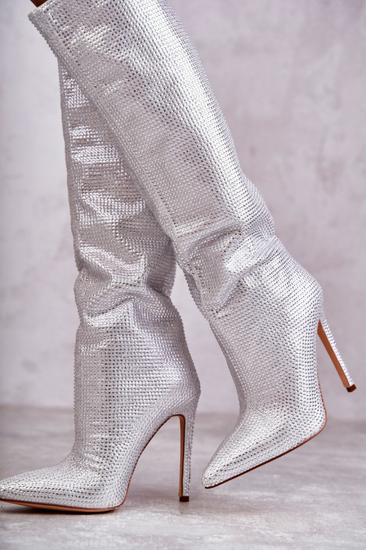 Botas longas com salto fino cor prata Lovisa