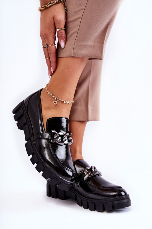 Sapatos com efeito couro envernizado e plataforma na cor preta Inger