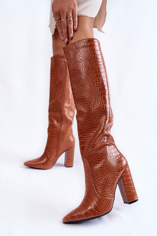 Botas longas femininas marrom com salto