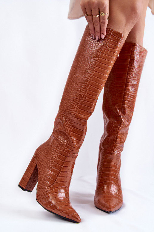 Botas longas femininas marrom com salto