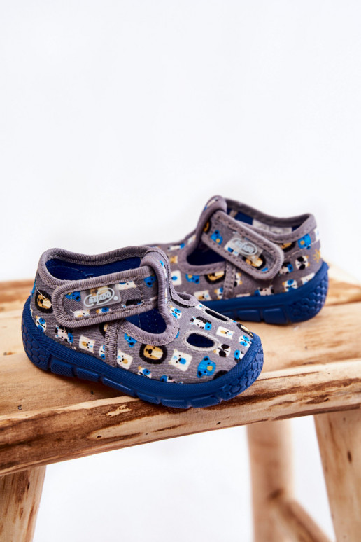 Sapatos/chinelos Befado cor cinza