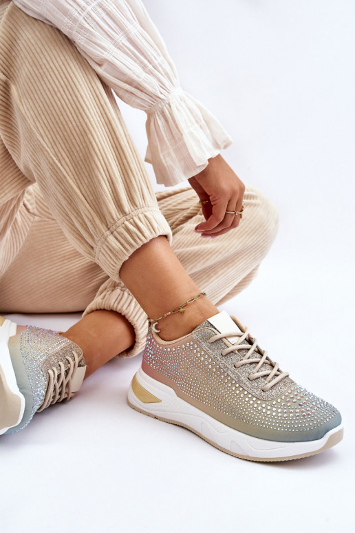 Tênis brilhantes com ilhós... Tênis brilhantes com ilhós...