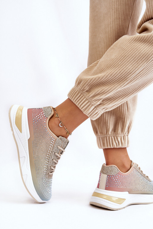 Tênis brilhantes com ilhós... Tênis brilhantes com ilhós...