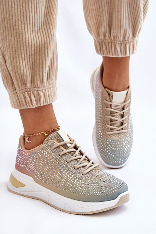 Tênis brilhantes com ilhós... Tênis brilhantes com ilhós...