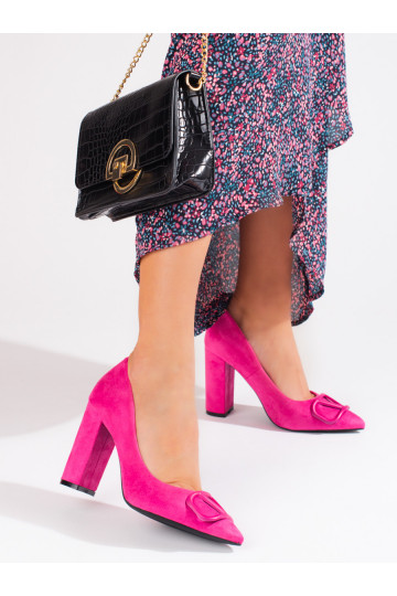 Sapatos de camurça de salto...