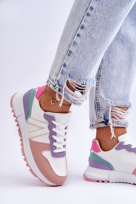 Calçados esportivos em várias cores... Calçados esportivos em várias cores...