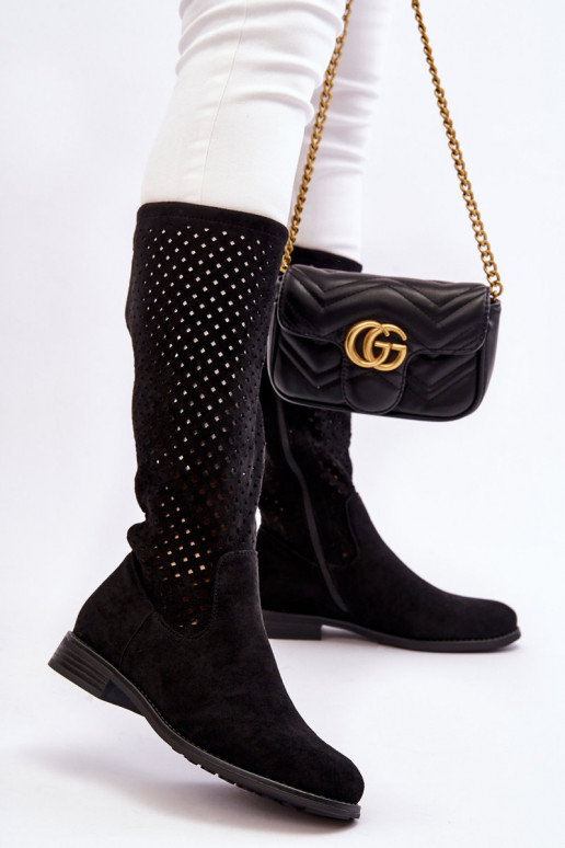 Botas longas de camurça na cor preta...