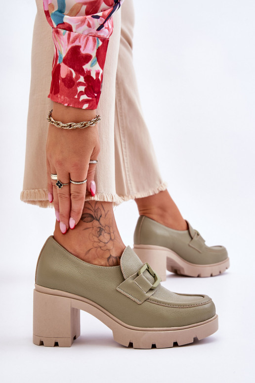 Sapatos de salto elegante com enfeites na cor verde Harmell