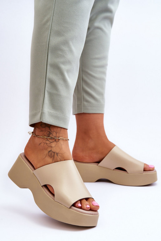 Chinelos femininos cor areia Lucami...