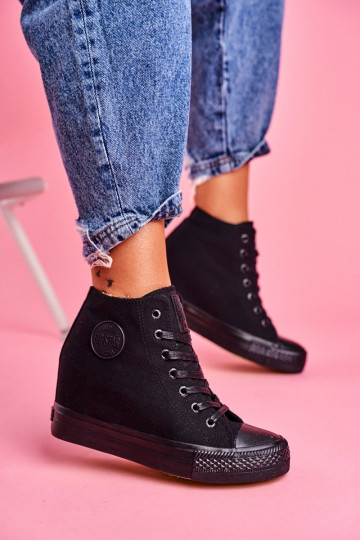 Tênis preto modelo Big Star...