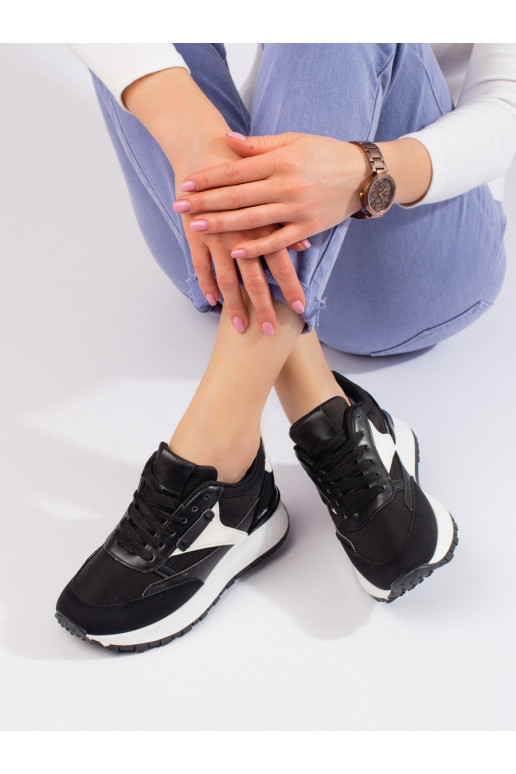 Calçado desportivo com plataforma... Calçado desportivo com plataforma...