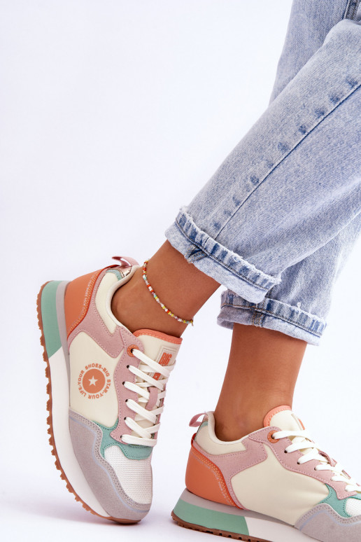 Modelo de tênis em diversas cores...