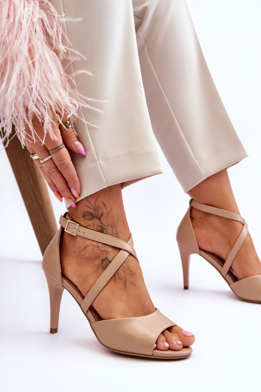 Salto alto com salto fino bege Loressa Salto alto com salto fino bege Loressa