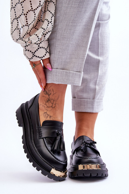 Mocassins com franjas na cor preta... Mocassins com franjas na cor preta...