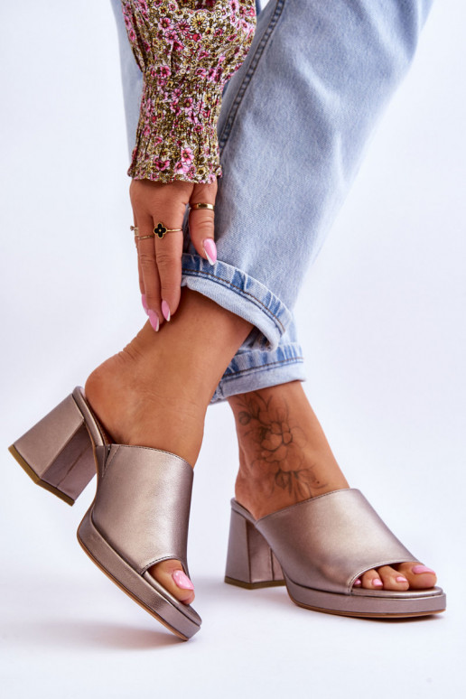 Chinelos da moda com salto de Sergio... Chinelos da moda com salto de Sergio...