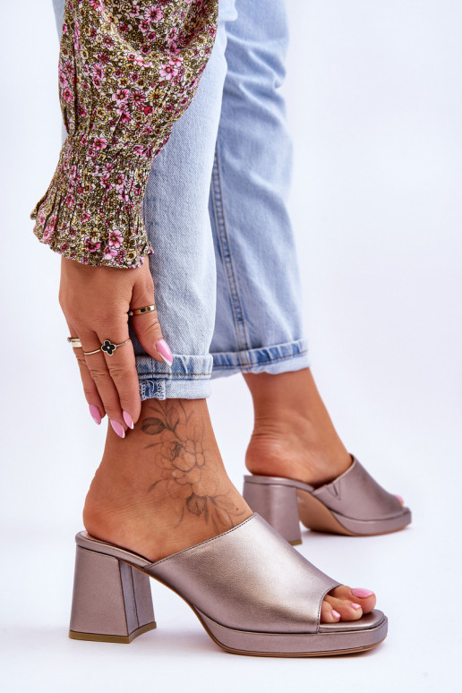 Chinelos da moda com salto de Sergio... Chinelos da moda com salto de Sergio...