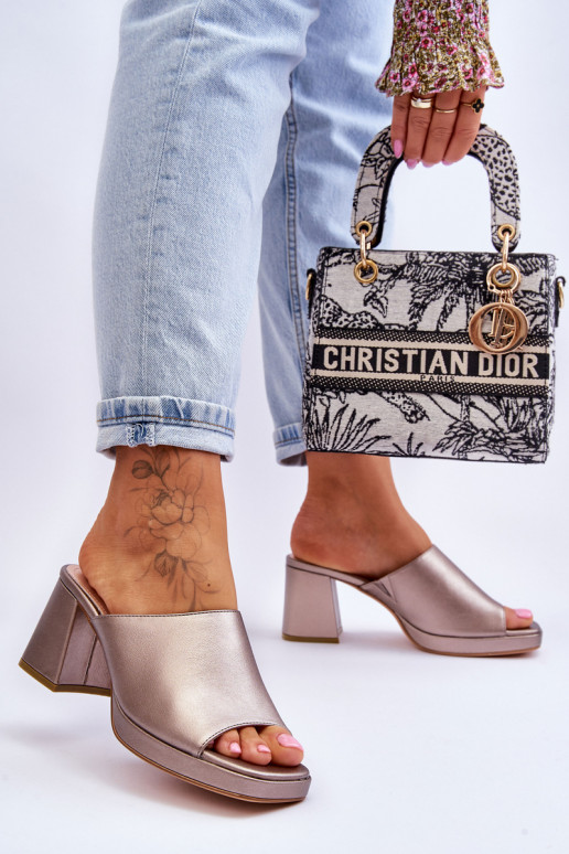 Chinelos da moda com salto de Sergio... Chinelos da moda com salto de Sergio...