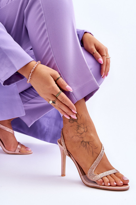 Sandálias estilo elegante com salto... Sandálias estilo elegante com salto...