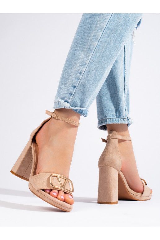 Sapatos com salto alto bege Vinceza